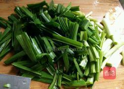 腊肠炒炸豆腐的做法图解2