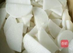 五花肉烧萝卜的做法图解2