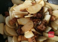 五花肉烧萝卜的做法图解8