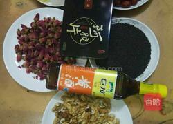 自制玫瑰花阿胶糕的做法图解1