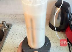 香蕉奶昔的做法图解4