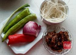 洋葱炒肉丝的做法图解1