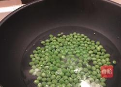 豌豆玉米炒肉丁的做法图解4