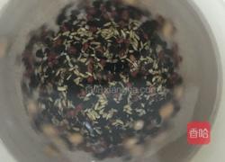 六谷花生暖胃粥的做法图解2