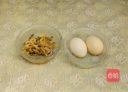 榨菜煎鸡蛋的做法图解1