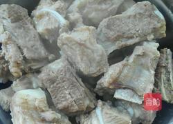 排骨炖酸菜的做法图解3