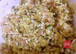 韭黄大肉饺子的做法图解4