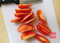 西红柿菠菜荞麦面的做法图解1