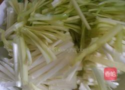 韭菜黄炒鸡蛋的做法图解1