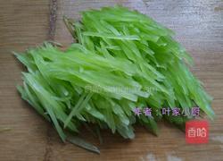 清炒莴笋丝的做法图解2