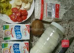 牛奶西米水果露的做法图解1