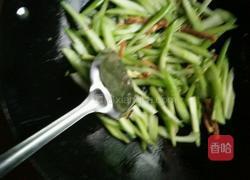 西芹炒鱿鱼干的做法图解4