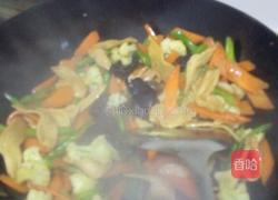 胡萝卜炒假肉的做法图解5