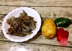 土豆鲜虾饼的做法图解1