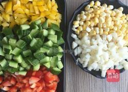 虾仁肉粒凤梨炒饭的做法图解2