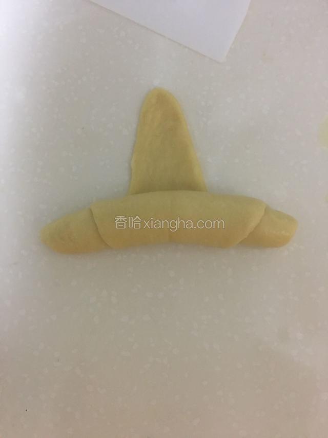 然后由下往上卷起