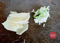 鱼头萝卜汤的做法图解3