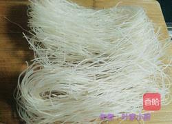 汆汤米粉的做法图解1