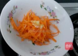 胡萝卜拌香菜的做法图解1