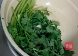 胡萝卜拌香菜的做法图解2