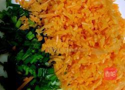 肉馅胡萝卜花卷的做法图解3