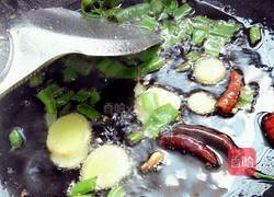 鸡爪烧鹌鹑蛋的做法图解6