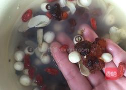 银耳羹的做法图解2