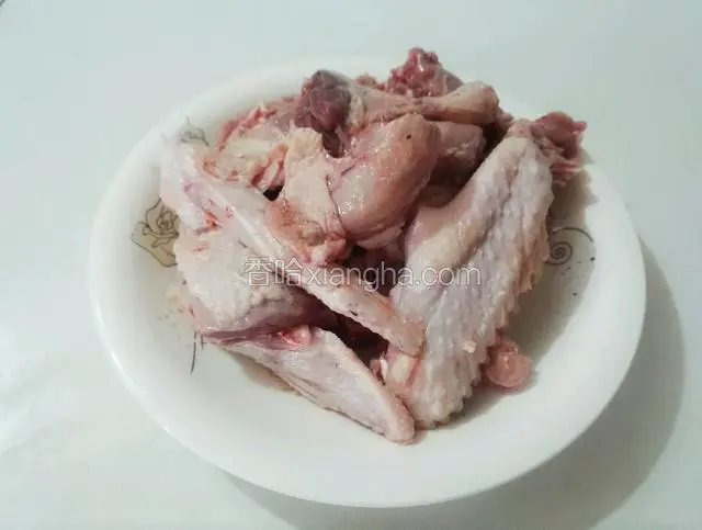 鸭子清洗干净剁小块