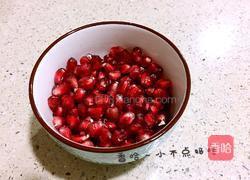 现榨石榴汁的做法图解1