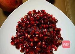 鲜榨石榴汁的做法图解3