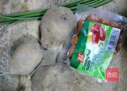 孜然土豆炒脆皮肠的做法图解1