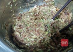 猪肉西葫芦锅贴的做法图解8