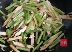 芹菜炒豆干的做法图解4