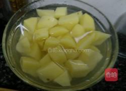 家常土豆焖鸡腿肉的做法图解2