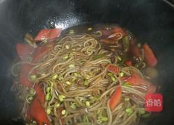 黄豆芽炒粉的做法图解5