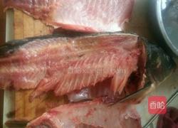 炸大鲤鱼的做法图解3