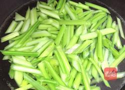 芹菜炒肉片的做法图解3