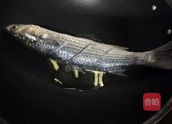 豆酱焖黑鱼的做法图解3