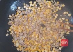 甜玉米炒肉的做法图解6
