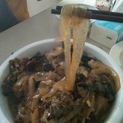东北菜小鸡炖蘑菇粉条的做法[图]