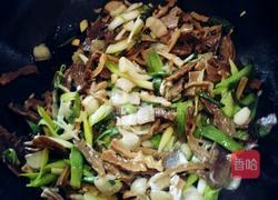 干竹笋炒蒜苗的做法图解10