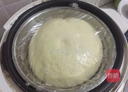 芝麻花生碎包子的做法图解3