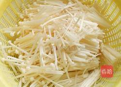 沙爹金菇豚肉片的做法图解2