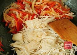 沙爹金菇豚肉片的做法图解7