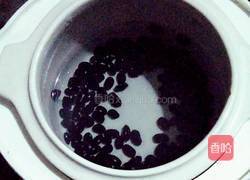 黑豆红薯粥的做法图解2