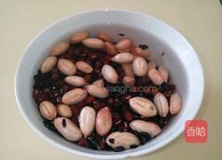 红枣红豆黑米粥的做法图解2