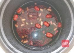 红枣红豆黑米粥的做法图解3