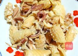 西芹炒鱿鱼的做法图解3