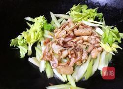 西芹炒鱿鱼的做法图解10