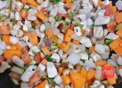 番茄黑椒鸡丁焗饭的做法图解2